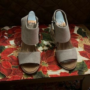 Toms Majorca Cutout Shoes